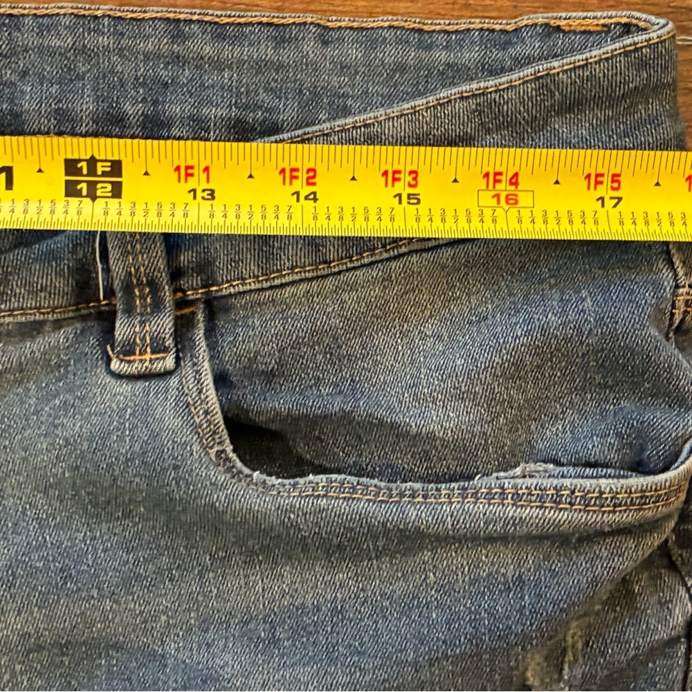 Crooks & Castles Men’s Jeans 36x32 Mid Wash Blue Straight Leg Casual Streetwear - Picture 4 of 16